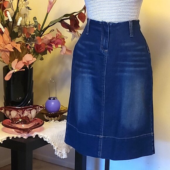 NWT Women’s Navy Blue Stretch Cotton Chic Midi Denim Skit Size 8 12 16 - Picture 1 of 6